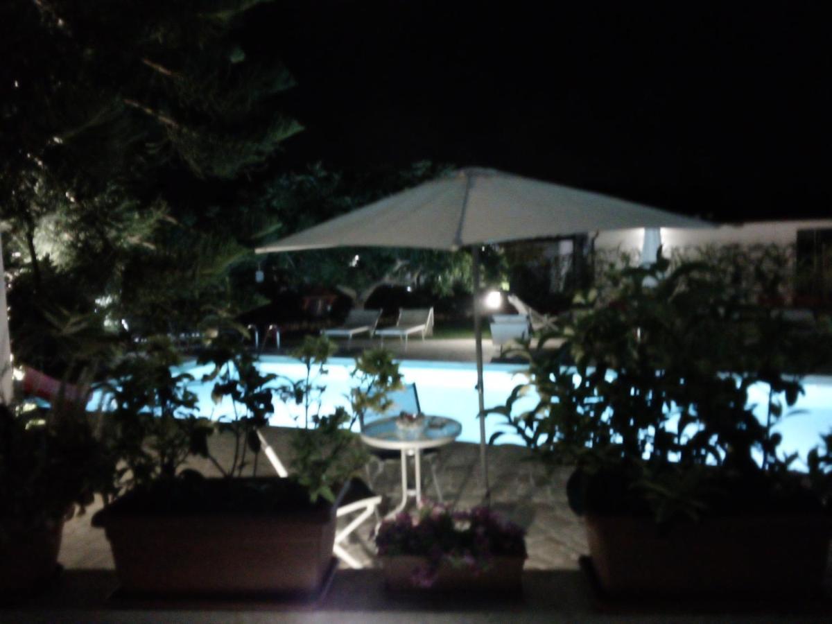 Casa Vacanza Augusto Uggiano La Chiesa Extérieur photo