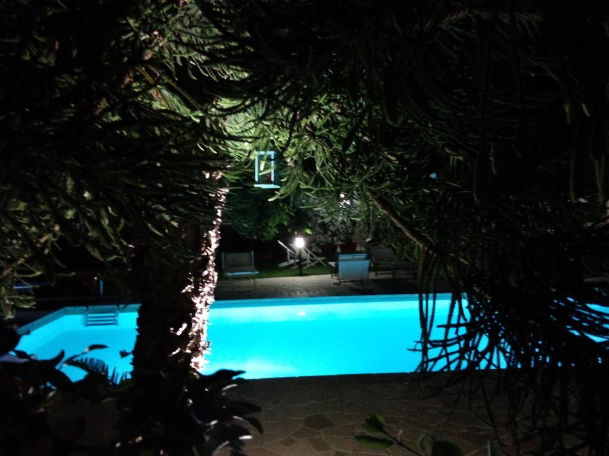 Casa Vacanza Augusto Uggiano La Chiesa Extérieur photo